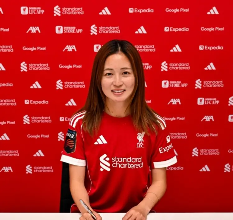 她将和她的, 经和曼城女 她将和她的, 经和曼城女