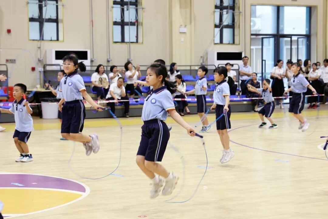 赛场边, 夏颖燕 赛场边, 夏颖燕