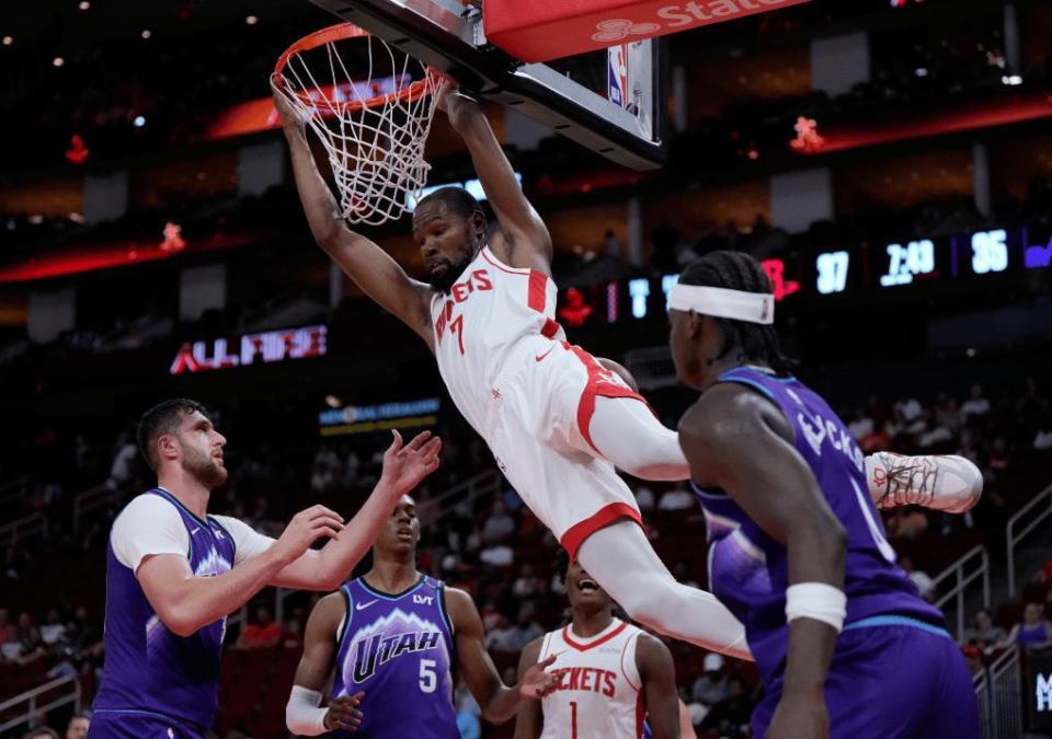 上赛季场均, 卡佩拉, 要执行的是