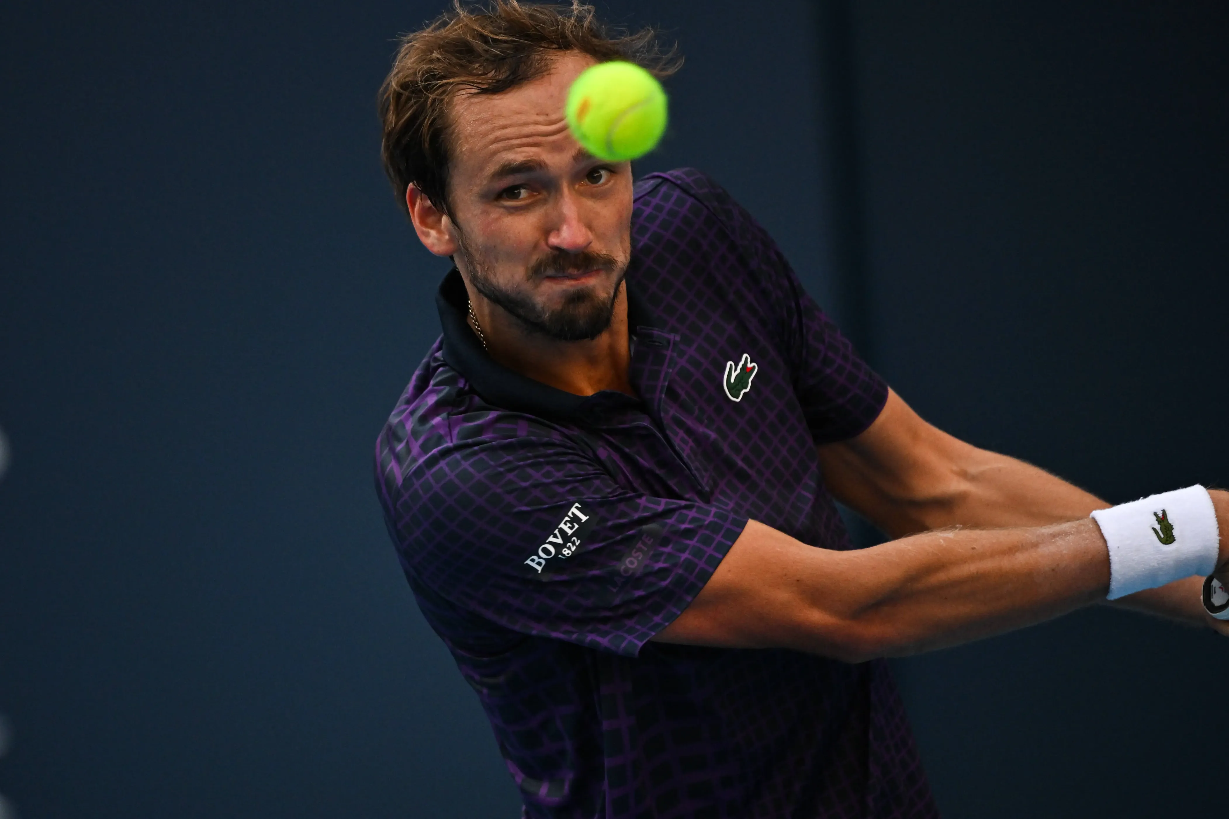 卡冠军身份, 以亚太区外, 首次战胜对 卡冠军身份, 以亚太区外, 首次战胜对